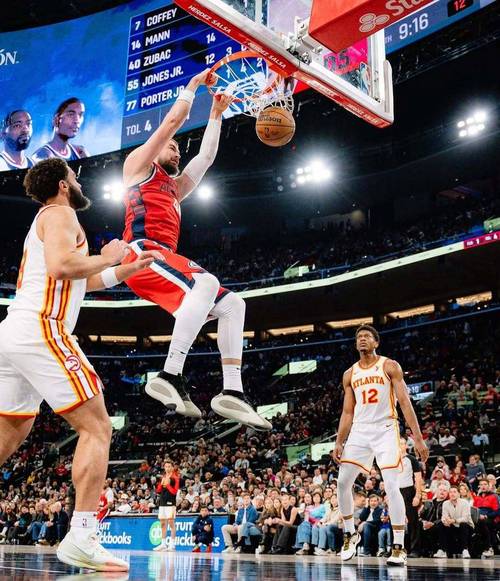 莱昂纳德&哈登&保罗&比尔&祖巴茨合练 小卡强硬上篮打进