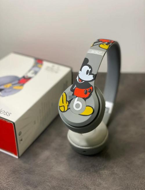 顶级尖货！亚马尔晒Dr. Dre的To签首专和金色Beats耳机