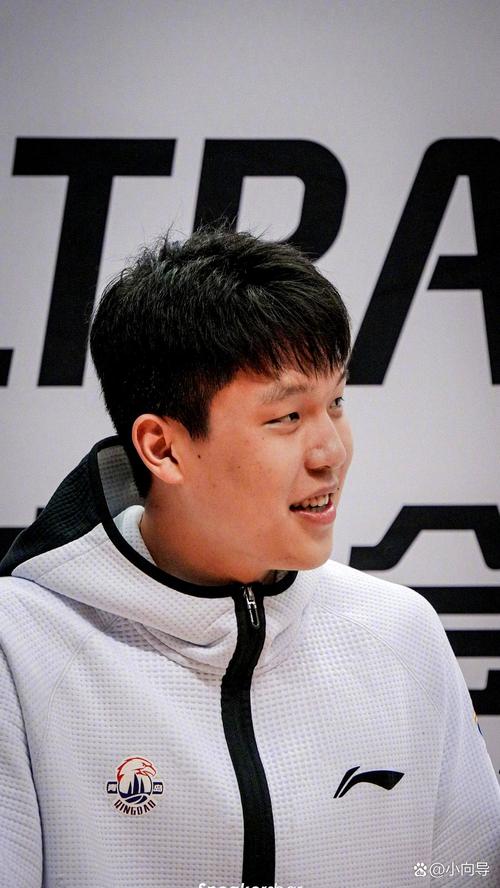 哈利伯顿：杨瀚森真的很会传球 他会适应NBA的