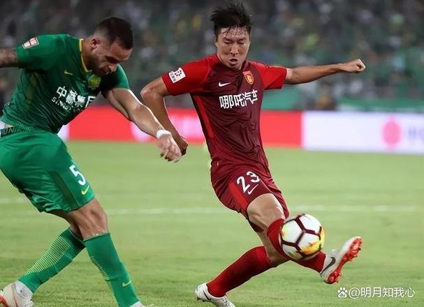 津媒：津门虎医务组抓紧时间对巴顿、谢维军治疗，效果还不错