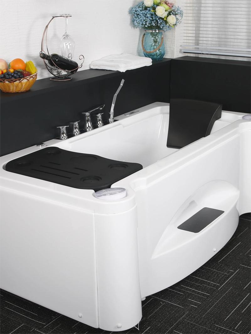 女主持：会在家里安装按摩浴缸调情吗？皮尔斯：我家可没那玩意