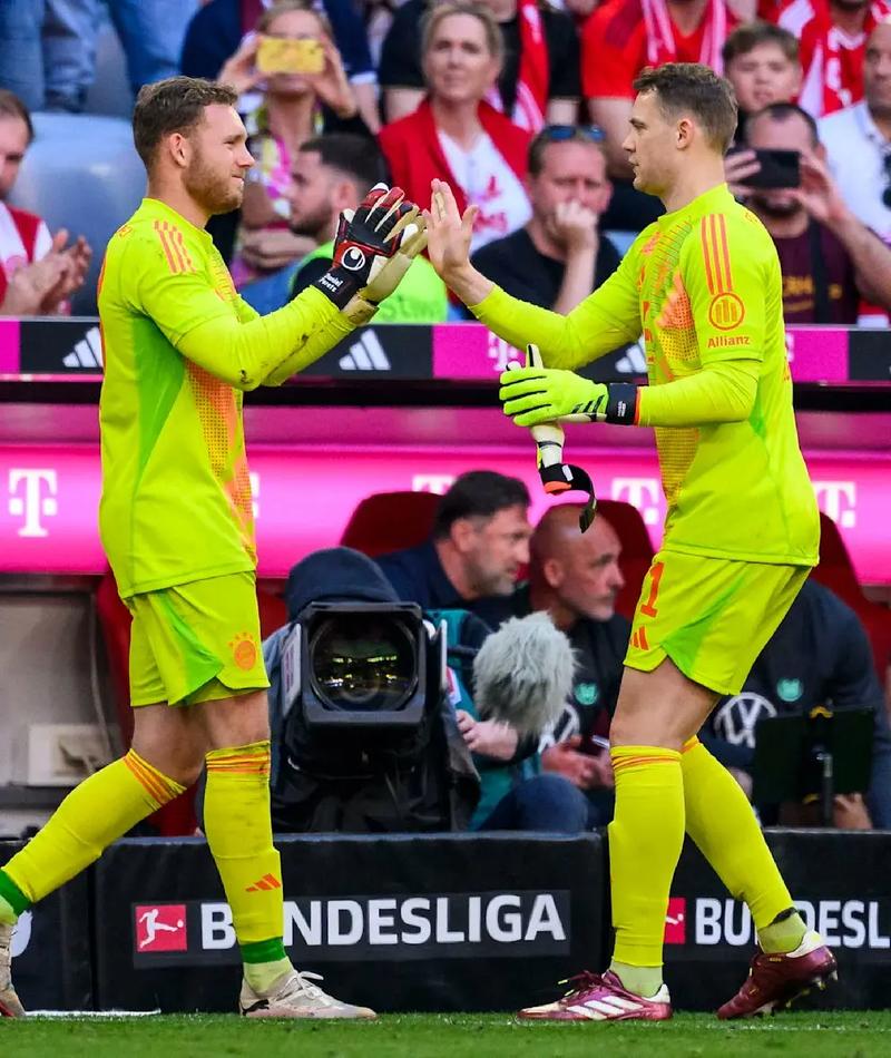 德天空：预计拜仁12月与诺伊尔讨论未来，目前尚未做出决定