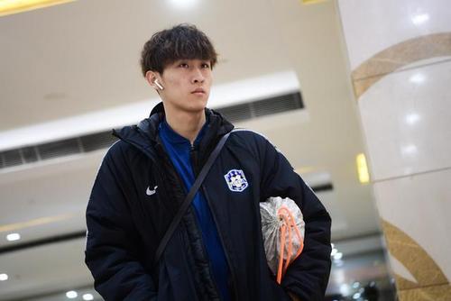 津媒：巴顿、谢维军、孙铭谦能否出战玉昆，还需进一步评估