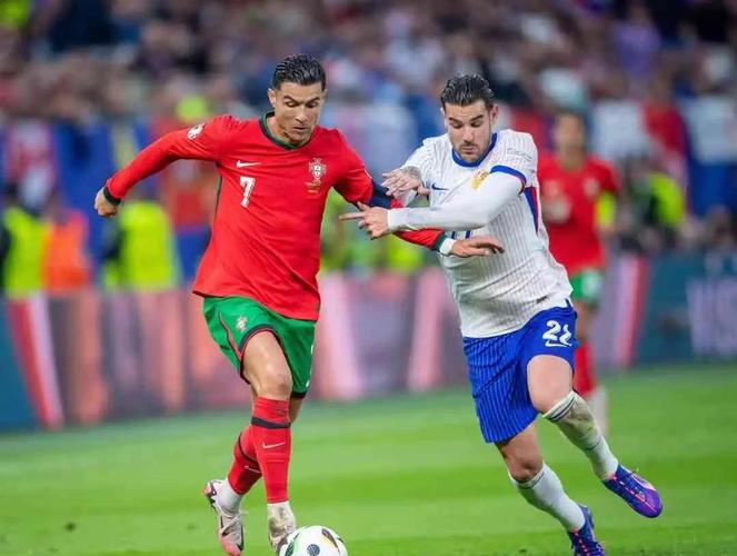 自2022年对阵科特迪瓦以来，法国首次在单场比赛没有派出巴黎球员