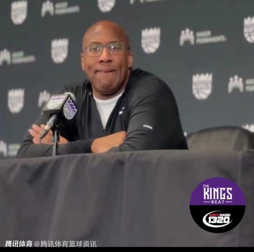 美记：迈克-布朗在勇士开拓了进攻视野 不过他的根基仍在防守端