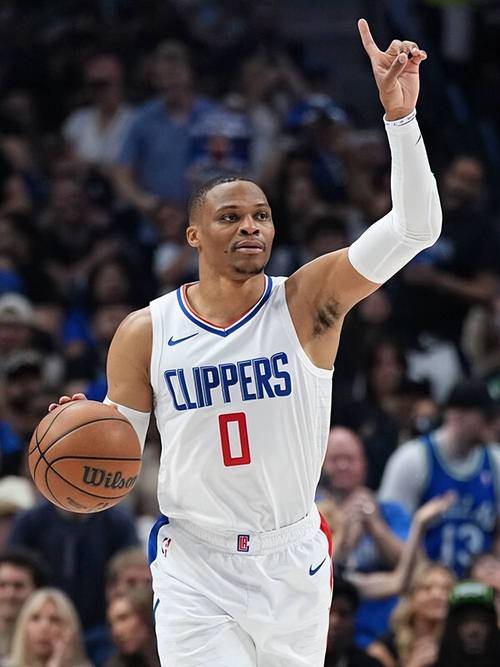 安东尼：威少不可能从队史GOAT变成可有可无球员 他还能发挥作用