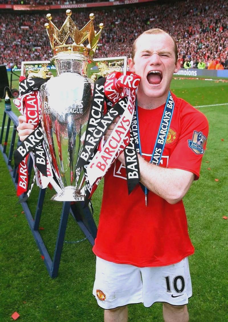 鲁尼：听斯通斯说上赛季考虑过退役很震惊，大伤对球员影响很大