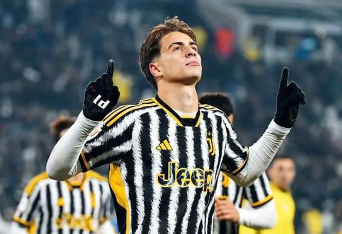 估值1亿欧！都体：尽管枪手蓝军有意伊尔迪兹，但球员只想留尤文