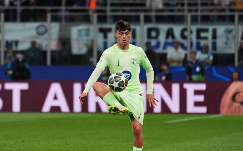 佩德里：我妈总强迫我在比赛日刮胡子，不然她会责怪我