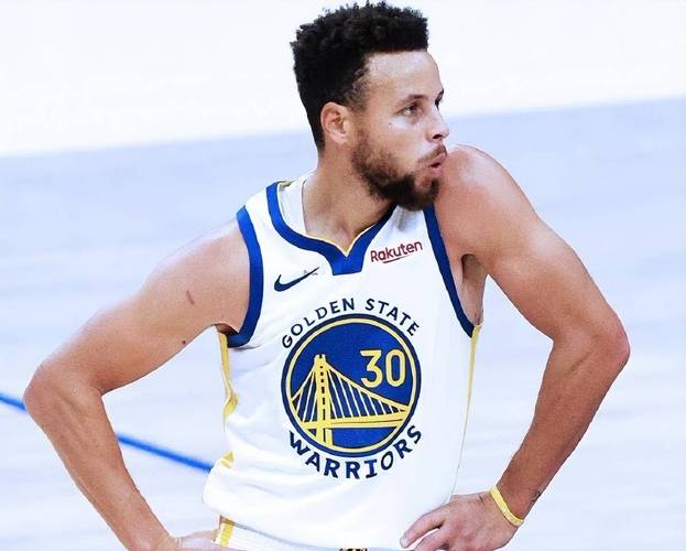 一代版本一代神？库里半场9+罚球 上赛季出战70场常规赛仅3次做到