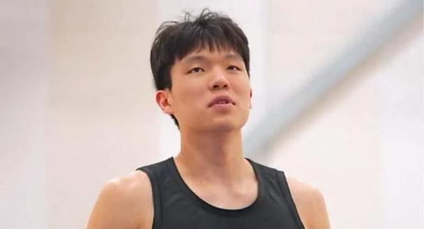 比卢普斯：杨瀚森在适应语言&文化上做得很好 但还有很长的路要走