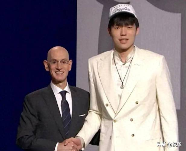 阿夫迪亚：杨瀚森充满求知欲和竞争意识 我们的化学反应会很特别