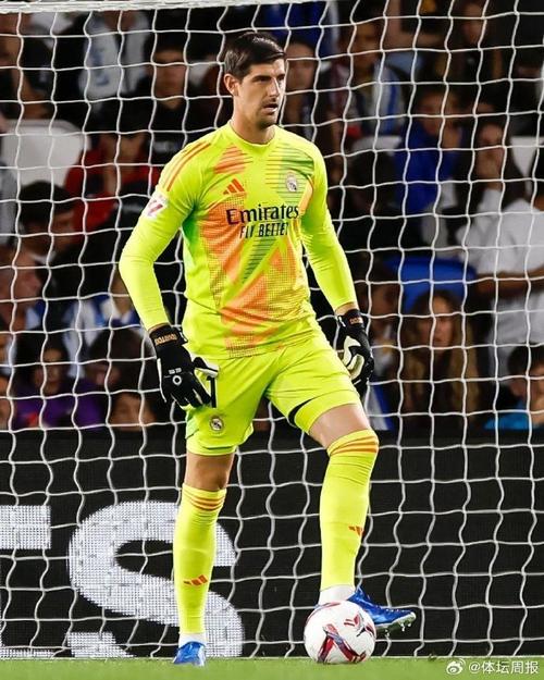 马卡报：库尔图瓦提前结束假期回到皇马阵中，赢得教练组赞赏