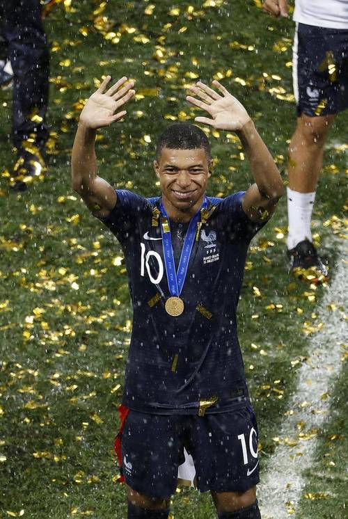 西甲本赛季运动战创造机会榜：佩德里、姆巴佩21次并列第一