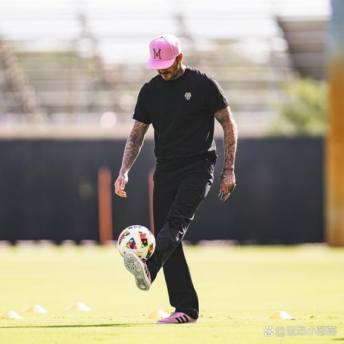 天空：英足总正和贝克汉姆讨论，在世界杯前去迈阿密集训的可能