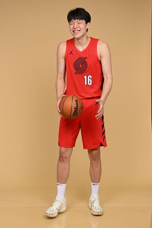 开拓者杨瀚森前瞻：做好准备不看罗威脸色 发挥实力定将机会把握