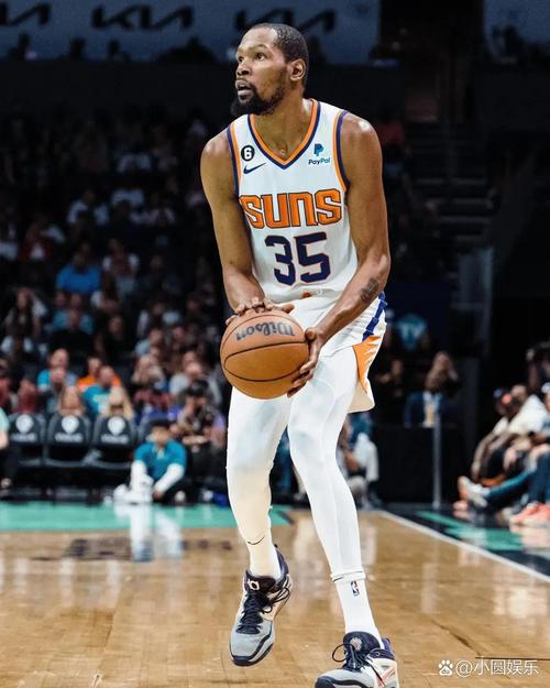 沃尔：新赛季杜兰特场均能拿28-30分 他知道自己仍然是KD