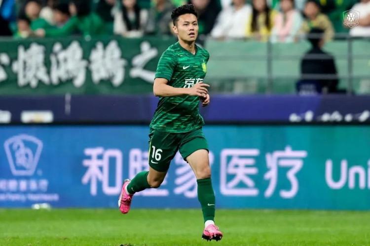 完全不设防！韦斯利第33分钟门前轻松推射得手，国安0-2新鹏城