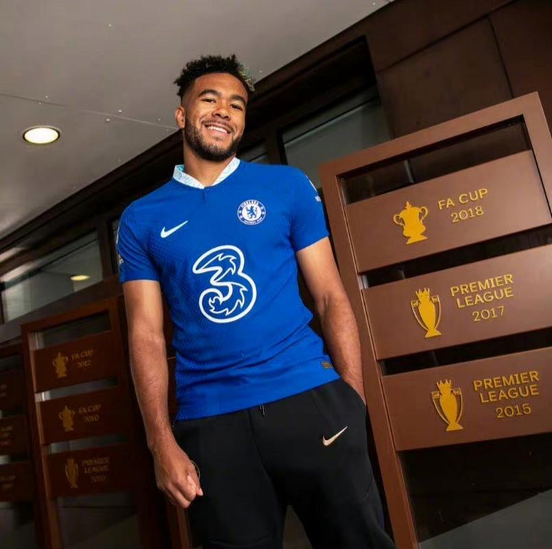 20-21赛季以来里斯-詹姆斯4场英超比赛传射，后卫球员中最多