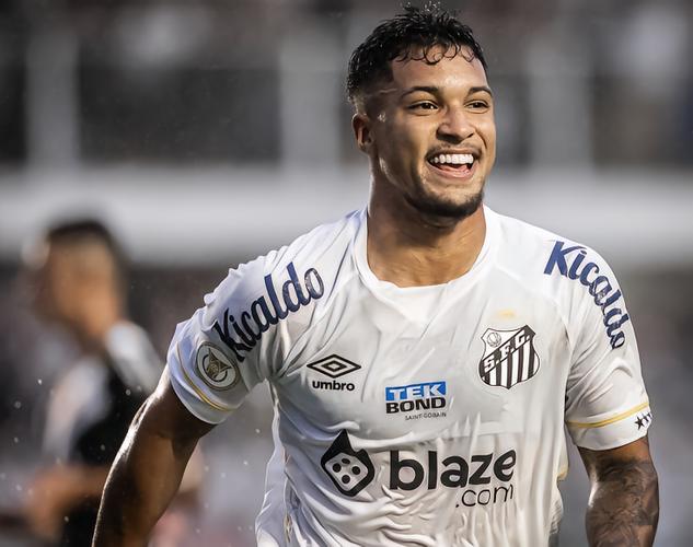 奥赖利本场数据：1助攻1关键传球3解围2抢断，评分6.5