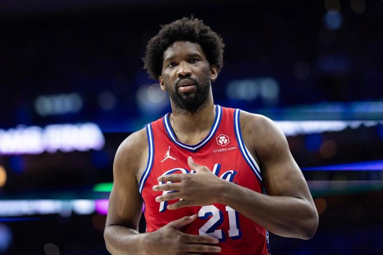 恩……恩基奇？恩比德首秀半场0罚球砍9分5板7助3断填满数据栏