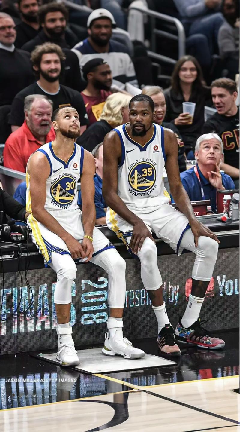 杜兰特：不觉得库里是鲨鱼而我是科比 FMVP证明了我