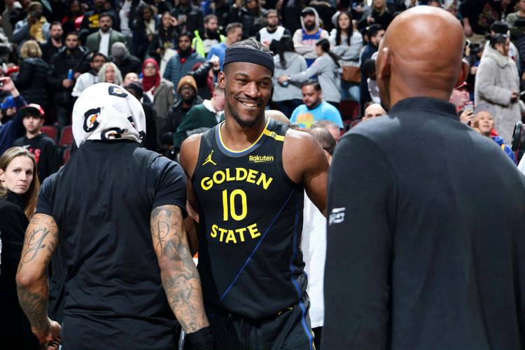 篮板抢得猛!巴特勒18中7 得到23分11板3助 其中有7个前场板