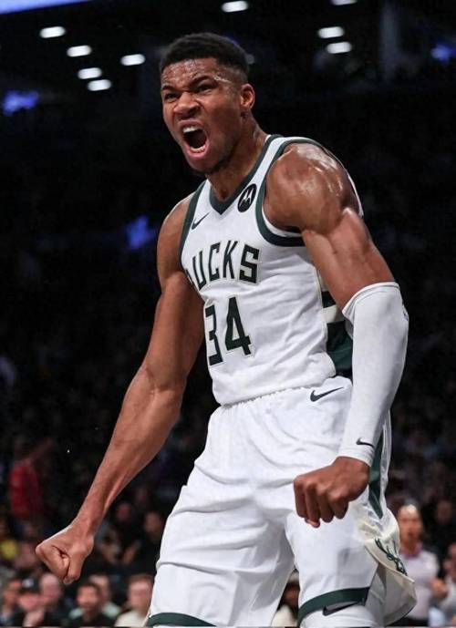 帕森斯:字母哥是非中锋版本的奥尼尔 健康的他是联盟前2、前4