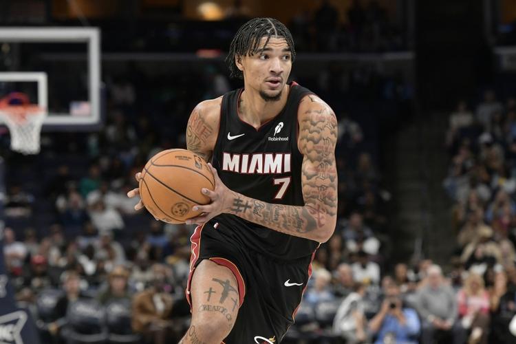 斯波:韦尔表现非常出色 看到他做出这样回应感到很欣慰