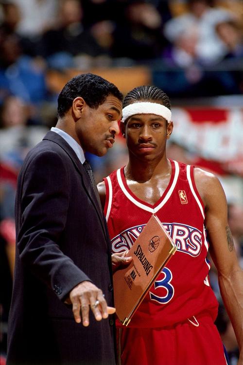 76人主场迎战猛龙 球队将身穿阿伦-艾弗森时代的复古球衣