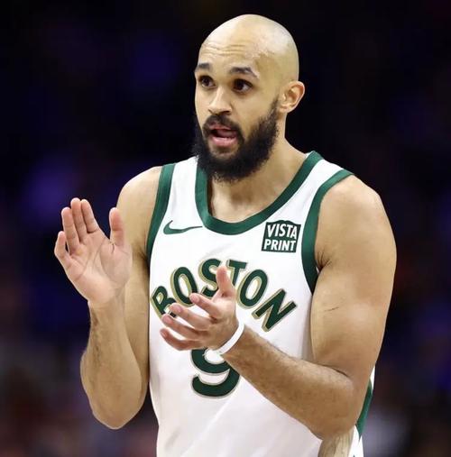 状态回归！德里克·怀特半场8中5&三分4中3拿到15分7板4助2帽